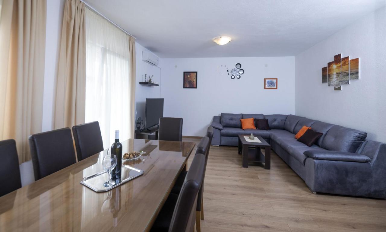 Apartment Jelcic ポドストラナ エクステリア 写真