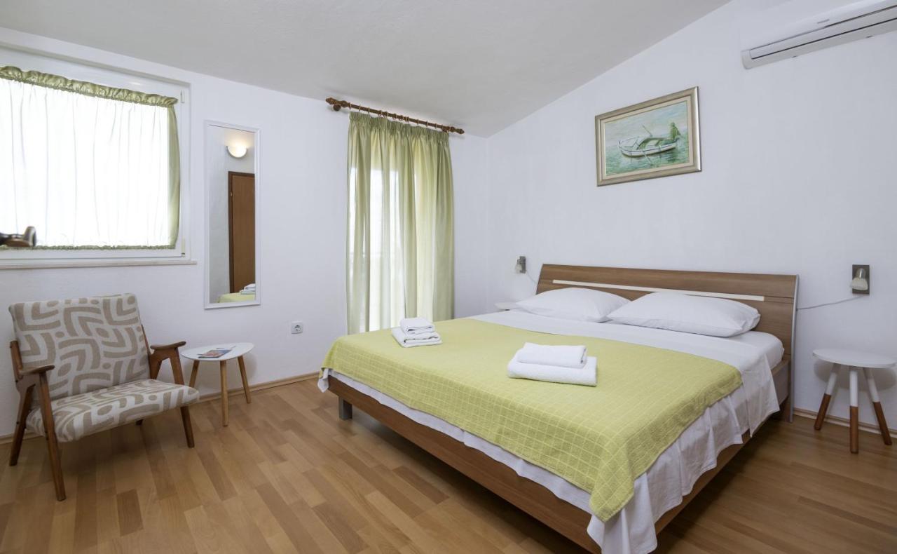 Apartment Jelcic ポドストラナ エクステリア 写真