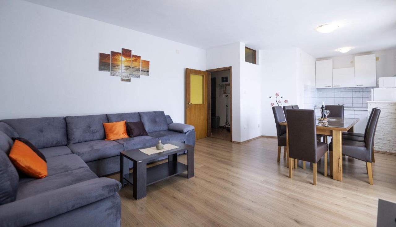 Apartment Jelcic ポドストラナ エクステリア 写真